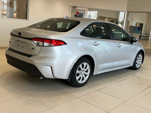 Used 2025 Toyota Corolla LE FWD image 4