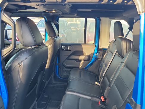 Used 2022 Jeep Wrangler Unlimited Sahara image 13