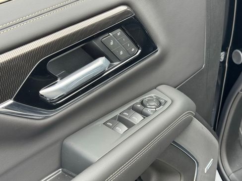 New 2026 GMC Yukon Elevation image 17