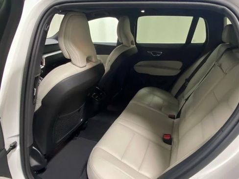 Used 2025 Volvo V60 B5 Cross Country Ultra AWD/4WD image 13