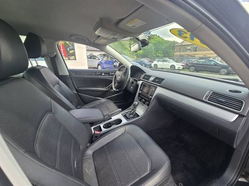 Used 2013 Volkswagen Passat 2.5 SE FWD image 34