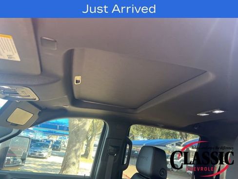 Used 2024 GMC Sierra 2500 AT4 w/ AT4 Premium Plus Package image 18