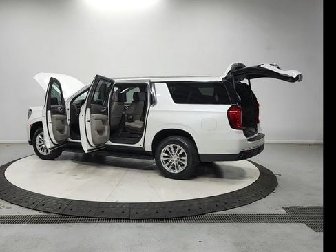 Used 2021 GMC Yukon XL SLT w/ SLT Premium Package RWD image 14