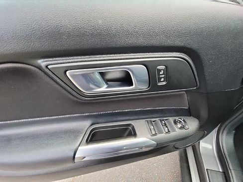 Used 2023 Ford Mustang Convertible RWD image 21