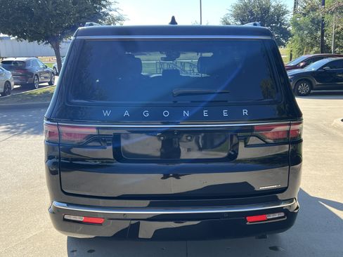 Used 2023 Jeep Wagoneer Series III w/ Preferred Equipment Group image 9
