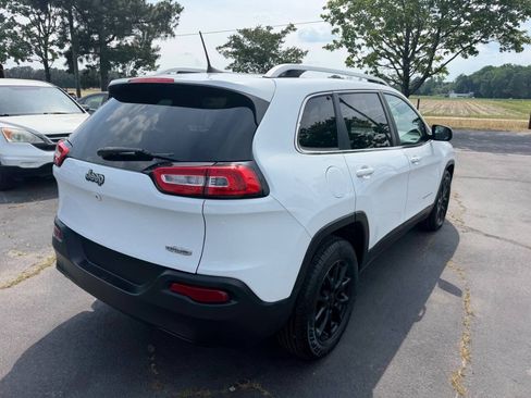 Used 2018 Jeep Cherokee Latitude Plus FWD image 5