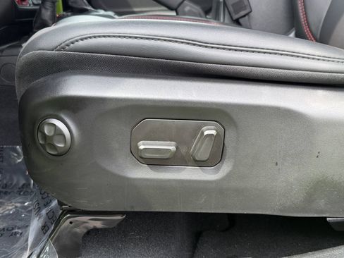 Used 2025 Jeep Wrangler Unlimited Rubicon AWD/4WD image 23
