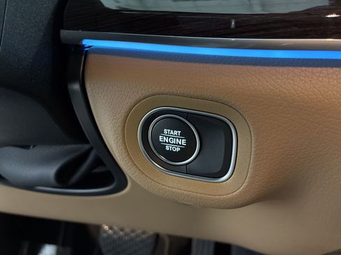 Used 2025 Mercedes-Benz GLE 450e GLE 450e image 15