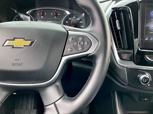Used 2023 Chevrolet Traverse LT image 25