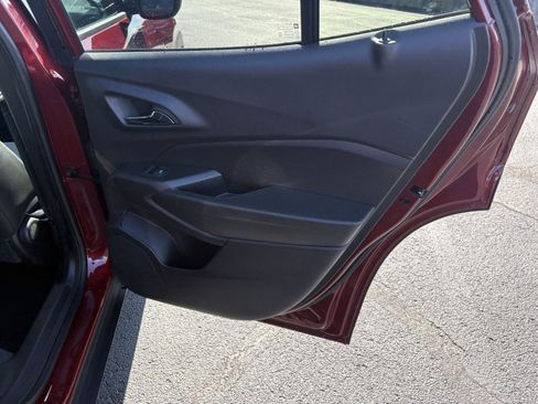 Used 2025 Chevrolet Trax LT image 14
