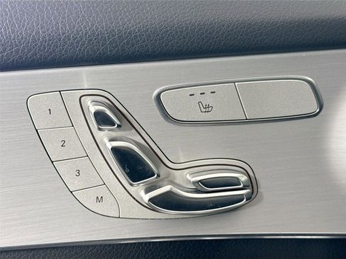 Used 2021 Mercedes-Benz GLC 300 image 27