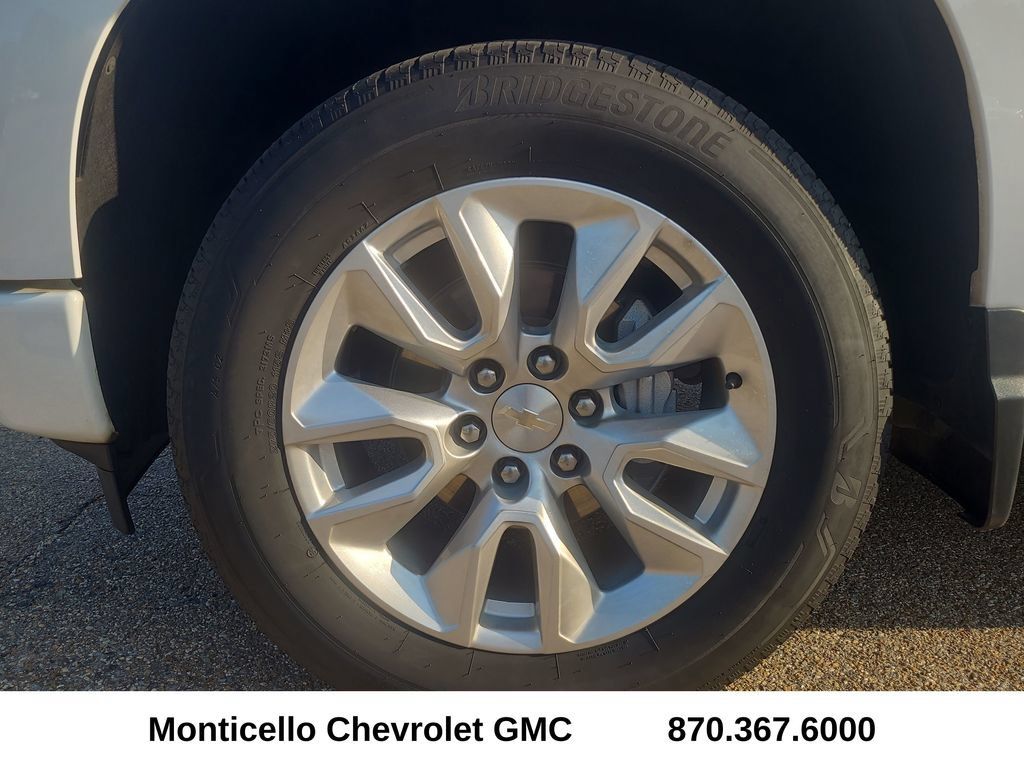 Used 2024 Chevrolet Silverado 1500 Custom AWD/4WD image 10