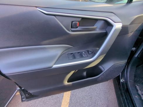 Used 2019 Toyota RAV4 LE w/ All Weather Liner Package AWD/4WD image 9