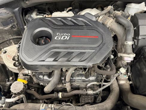 Used 2020 Hyundai Santa Fe Limited image 9