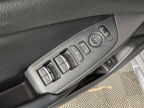 Used 2018 Honda Accord EX image 12