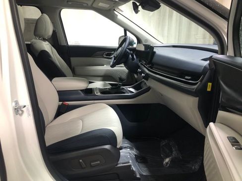 New 2026 Kia Carnival SX image 13