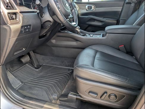 Used 2021 Kia Sorento EX FWD image 11