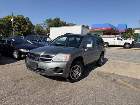 Used 2008 Mitsubishi Endeavor SE AWD/4WD image 3