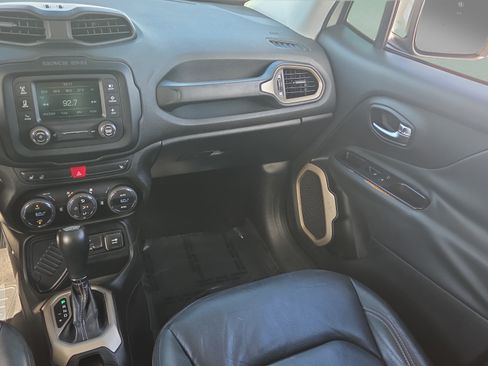 Used 2016 Jeep Renegade Limited FWD image 13