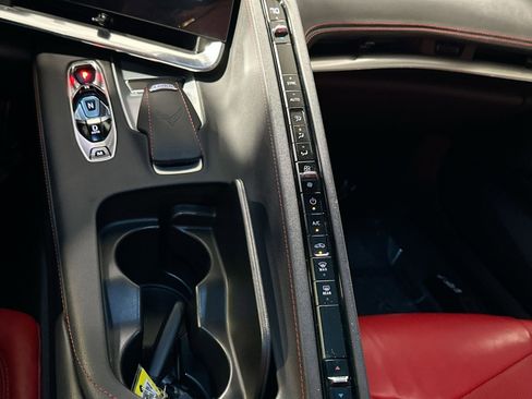 Used 2021 Chevrolet Corvette Stingray Coupe w/ Z51 Performance Package image 24