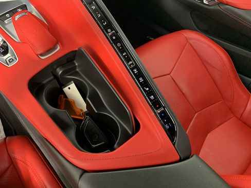Used 2021 Chevrolet Corvette Stingray Preferred Cpe w/ Z51 Performance Package RWD image 30