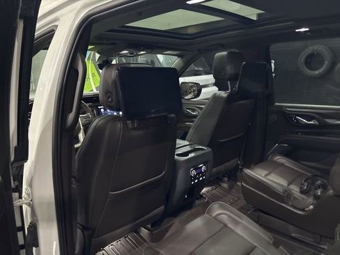 Used 2021 GMC Yukon XL Denali w/ Denali Premium Package AWD/4WD image 29