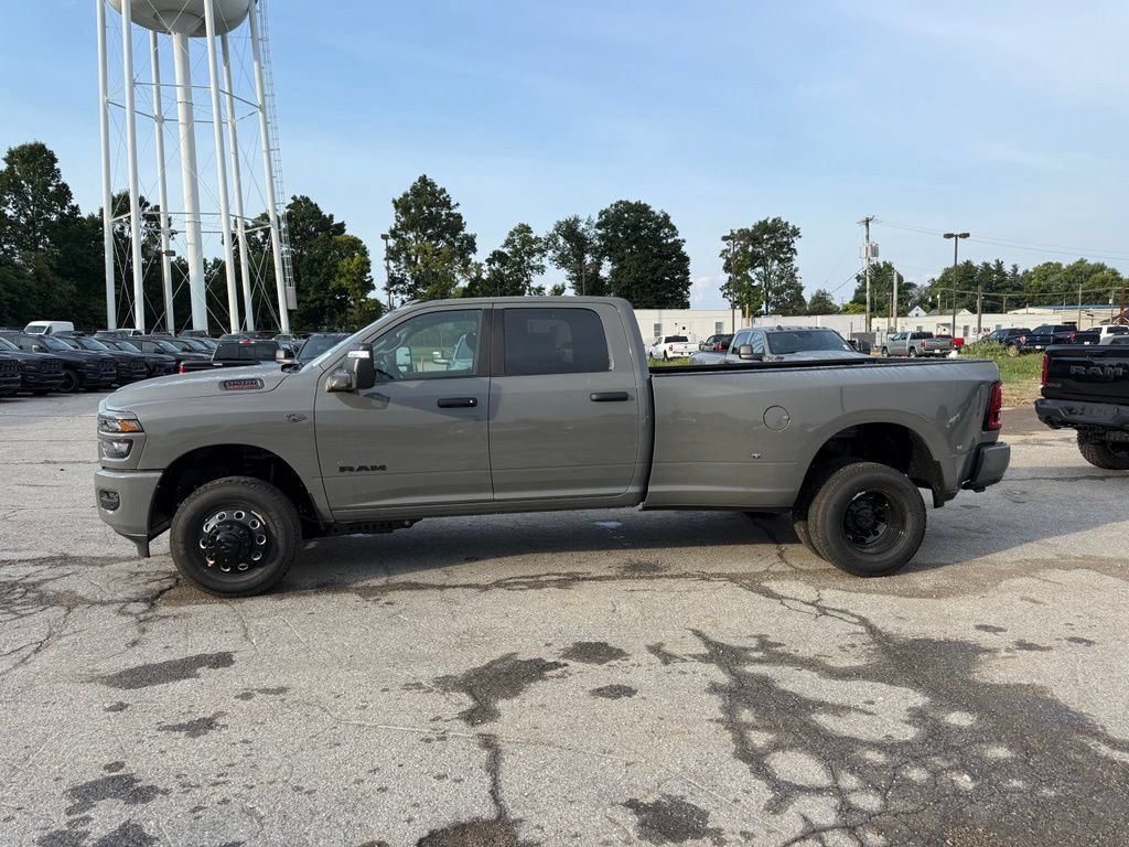 New 2027 RAM 3500 Big Horn AWD/4WD image 10