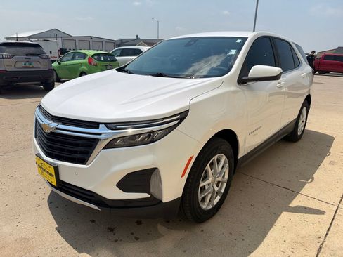 Used 2022 Chevrolet Equinox LT AWD/4WD image 4