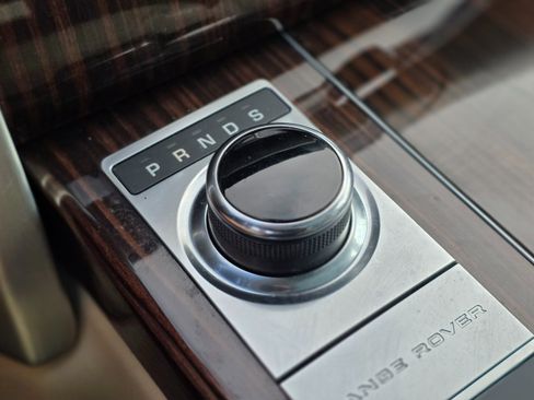 Used 2017 Land Rover Range Rover Long Wheelbase Supercharged image 37