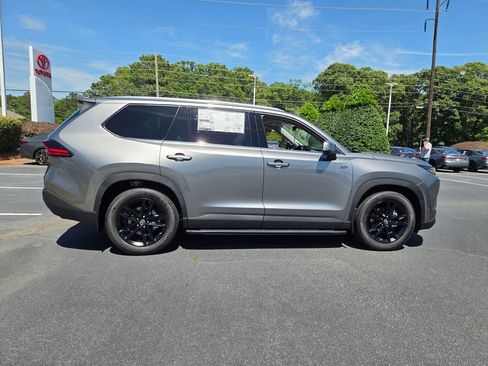 New 2026 Toyota Grand Highlander FWD image 16