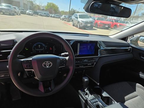 Used 2025 Toyota Camry LE image 16