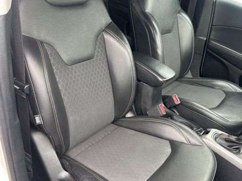 Used 2019 Jeep Compass Latitude w/ Popular Equipment Group AWD/4WD image 27