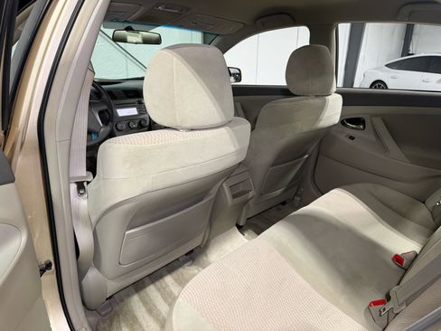 Used 2010 Toyota Camry SE image 26