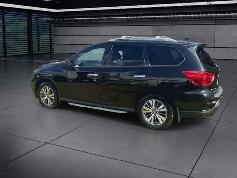 Used 2019 Nissan Pathfinder SL image 6