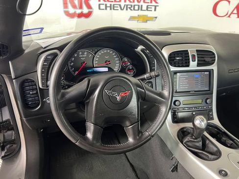 Used 2005 Chevrolet Corvette Coupe w/ Preferred Equipment Group RWD image 14