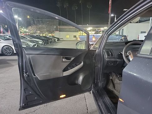 Used 2015 Toyota Prius Four image 12