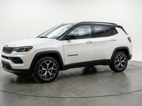 Used 2025 Jeep Compass Limited AWD/4WD image 3
