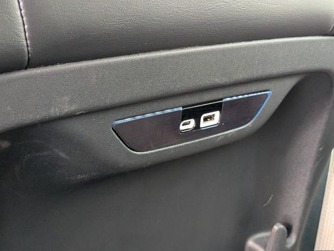 Used 2024 Chrysler Pacifica Touring-L FWD image 17