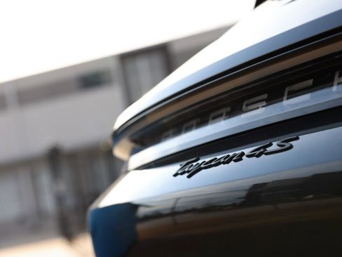 Used 2023 Porsche Taycan 4S image 36