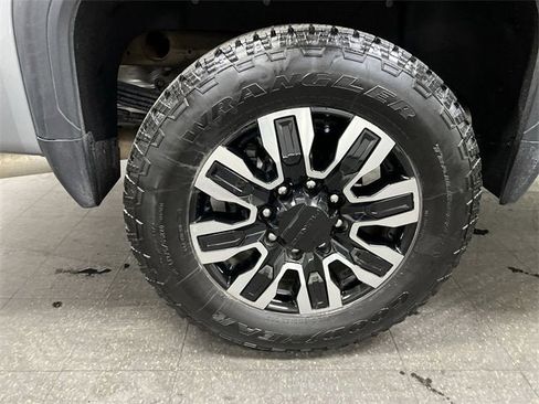 Certified 2025 GMC Sierra 2500 Denali Ultimate image 34