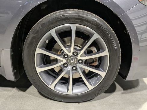 Used 2017 Acura TLX w/ Technology Package FWD image 19