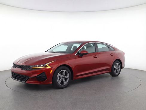 Used 2023 Kia K5 LXS image 3