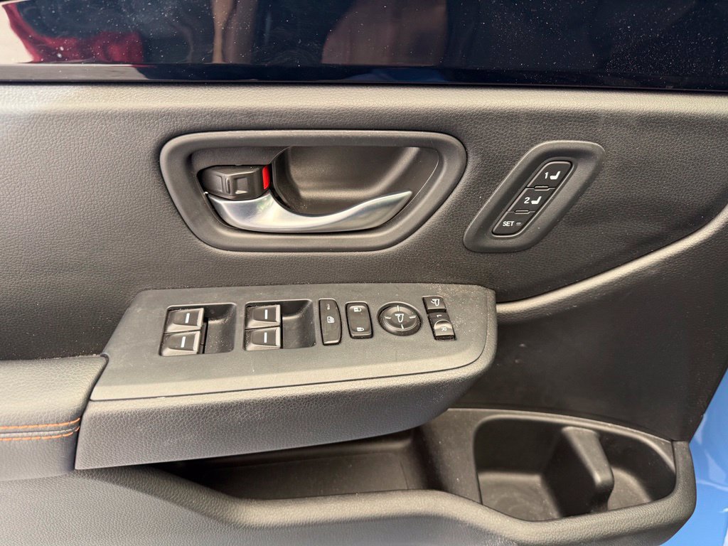 Used 2025 Honda Pilot TrailSport image 9