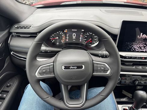 New 2026 Jeep Compass Latitude image 14