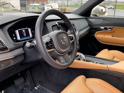 Used 2023 Volvo XC90 B6 Ultimate image 17
