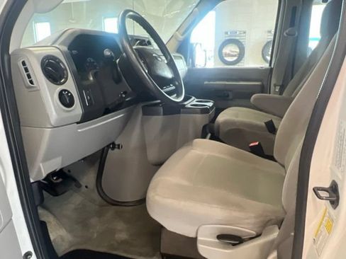 Used 2013 Ford E-150 and Econoline 150 Wagon RWD image 24