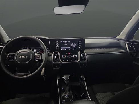 Used 2022 Kia Sorento LX image 18