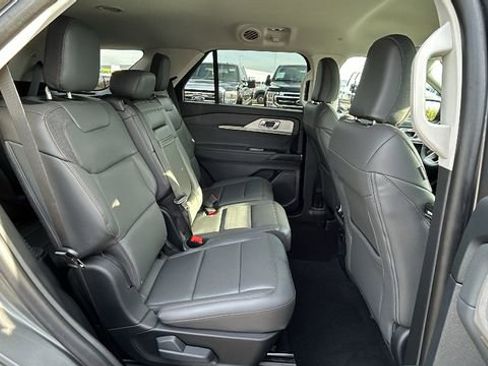 Certified 2025 Ford Explorer Active w/ Active Comfort Package image 14