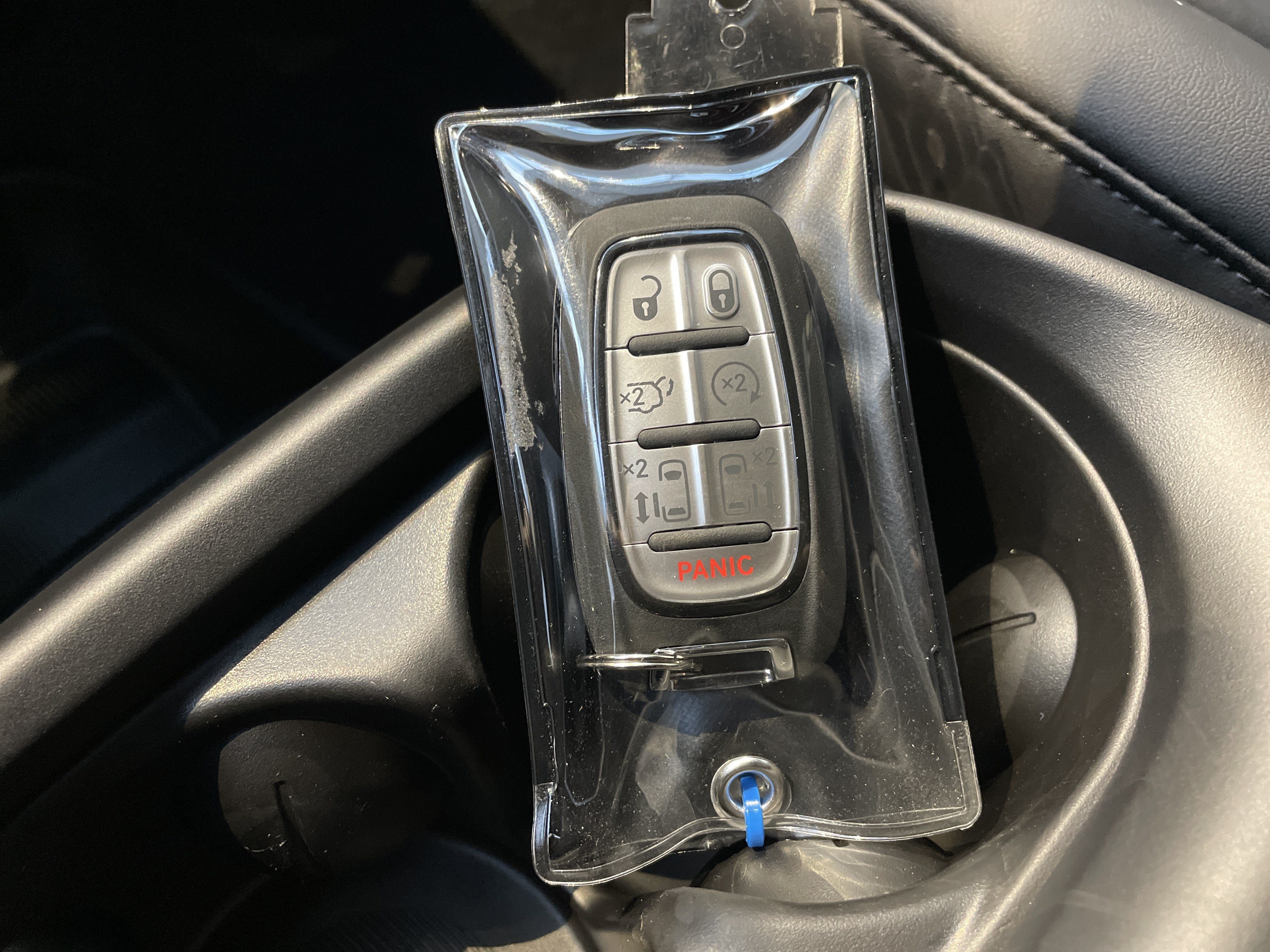 Used 2026 Chrysler Pacifica Select FWD image 41