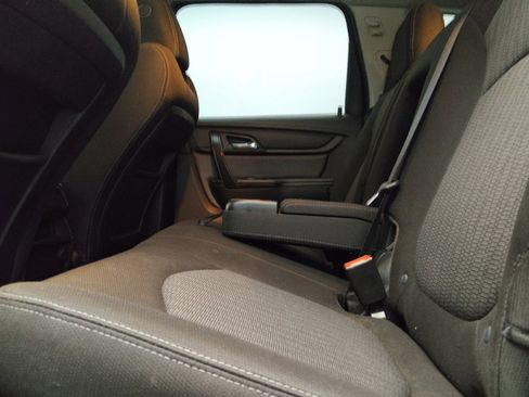 Used 2017 Chevrolet Traverse LT w/ Style and Technology Package FWD image 18